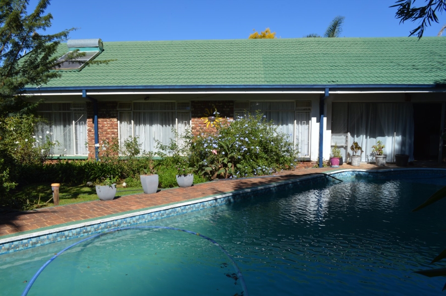 8 Bedroom Property for Sale in Wilkoppies North West